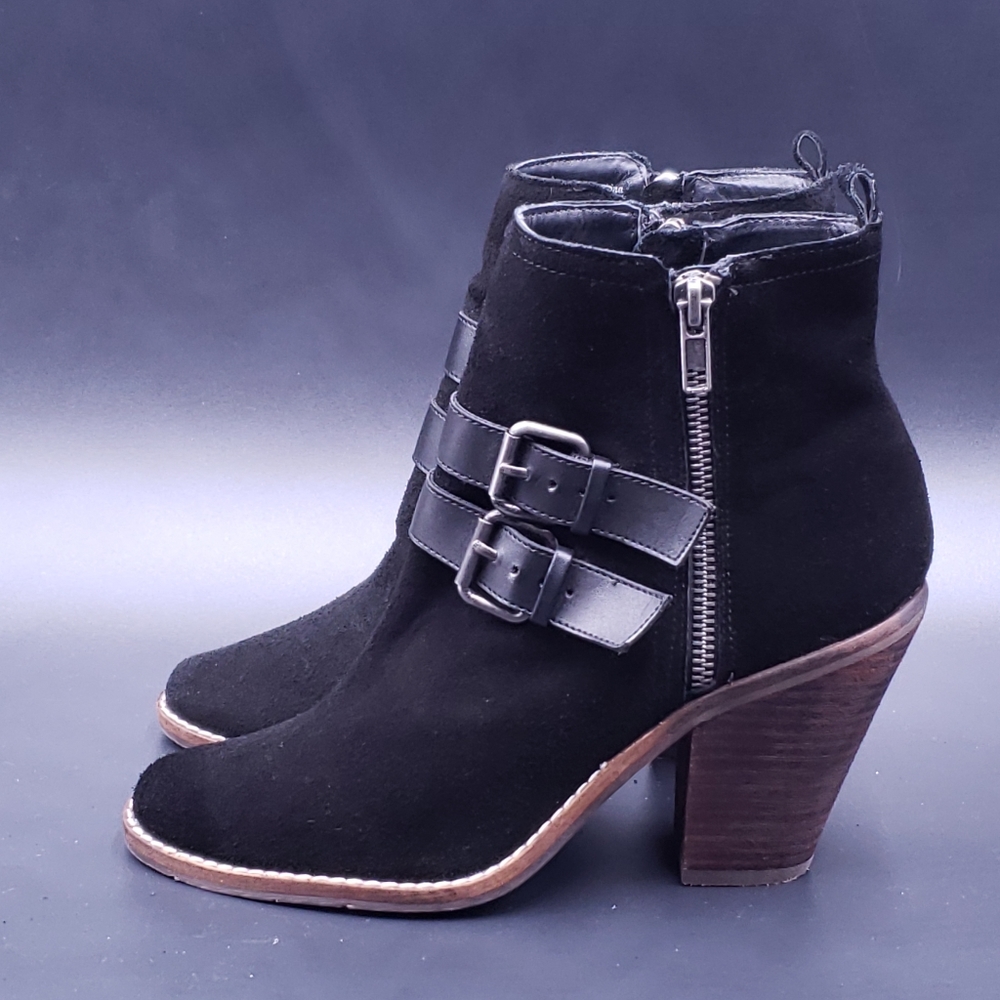 DV Dolce Vida Black Suede Dual Zipper / Double Buckle Ankle Boots Women's Size 7